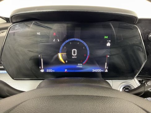 Used 2025 Chevrolet Trax LT FWD image 26