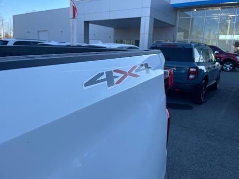 Used 2023 Chevrolet Silverado 1500 LT image 18