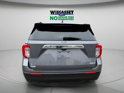 Used 2023 Ford Explorer XLT AWD/4WD image 27