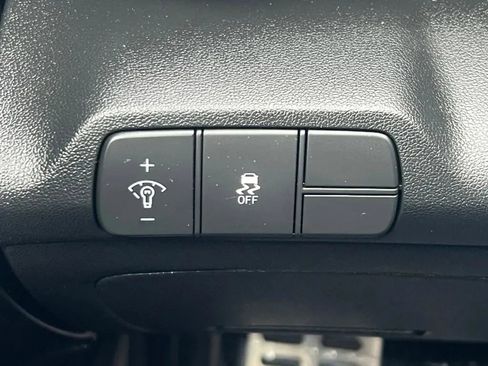 Used 2025 Hyundai Elantra Sport FWD image 36
