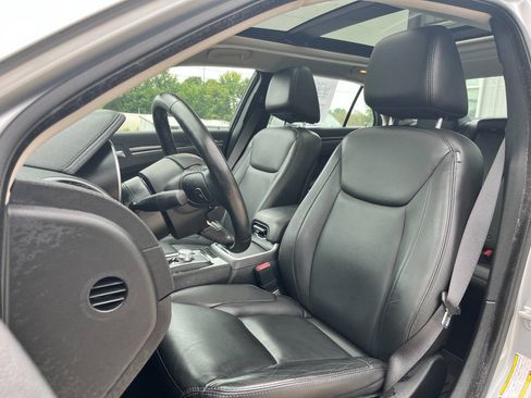 Used 2020 Chrysler 300 Touring L w/ Value Package AWD/4WD image 23