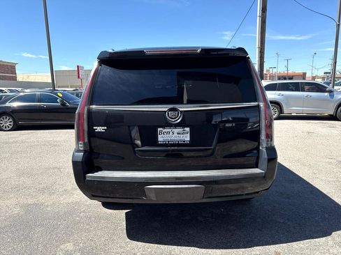 Used 2015 Cadillac Escalade Luxury image 7