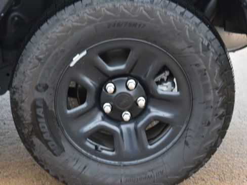 Used 2025 Jeep Wrangler Sport image 9