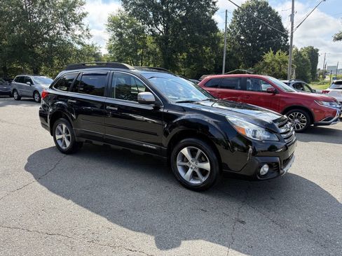 Used 2013 Subaru Outback 2.5i Limited AWD/4WD image 4