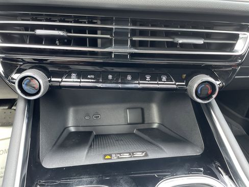 New 2026 Chevrolet Traverse LT w/ LPO, Floor Liner Package image 27