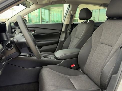 Used 2025 Honda Accord SE image 10