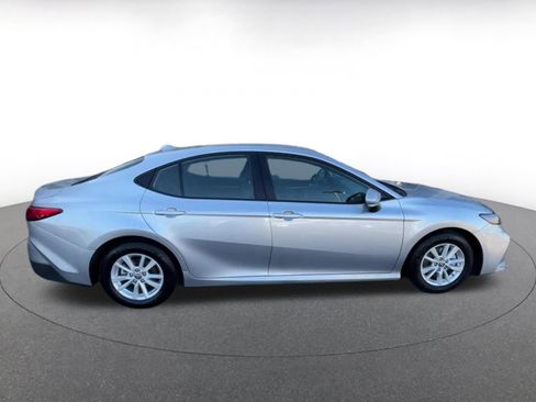 Used 2025 Toyota Camry LE image 16