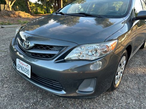 Used 2011 Toyota Corolla LE image 5