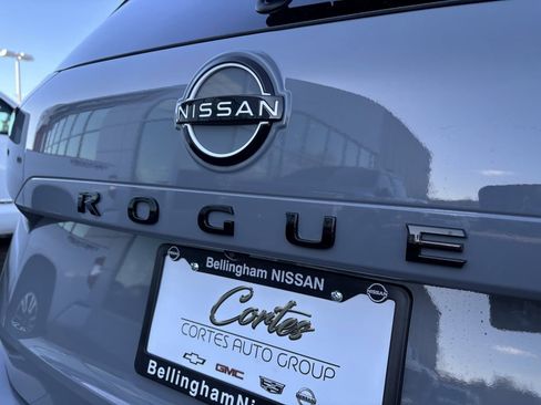 New 2026 Nissan Rogue SV AWD/4WD image 10