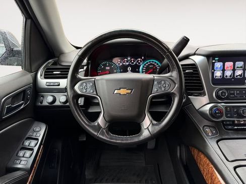 Used 2019 Chevrolet Suburban Premier image 12