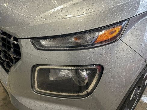 Certified 2025 Hyundai Venue SEL image 36