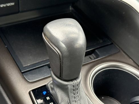 Used 2023 Toyota Camry SE image 21