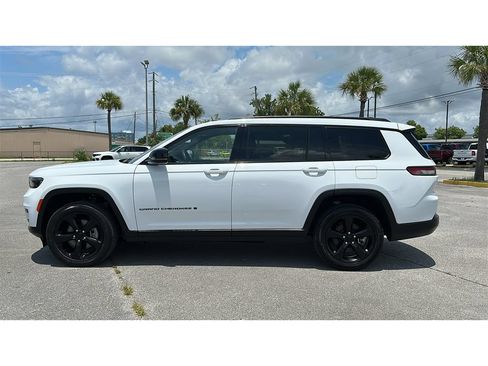 Used 2023 Jeep Grand Cherokee L Laredo AWD/4WD image 3