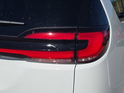 New 2026 Chrysler Pacifica Select w/ S Appearance Package FWD image 8