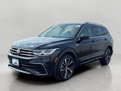 Used 2024 Volkswagen Tiguan SEL R-Line AWD/4WD image 3