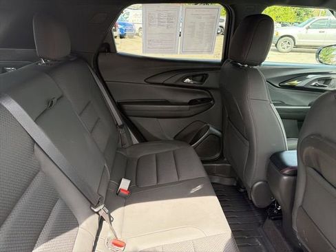 Used 2023 Chevrolet TrailBlazer RS FWD image 23