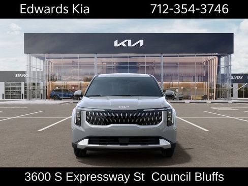 New 2027 Kia Carnival LX FWD image 2