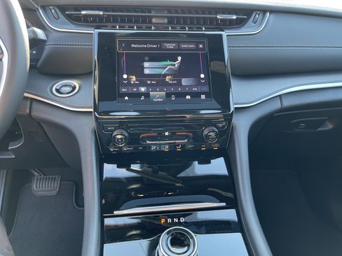 New 2025 Jeep Grand Cherokee Laredo X image 25