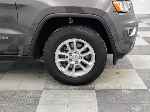 Used 2019 Jeep Grand Cherokee Laredo image 12