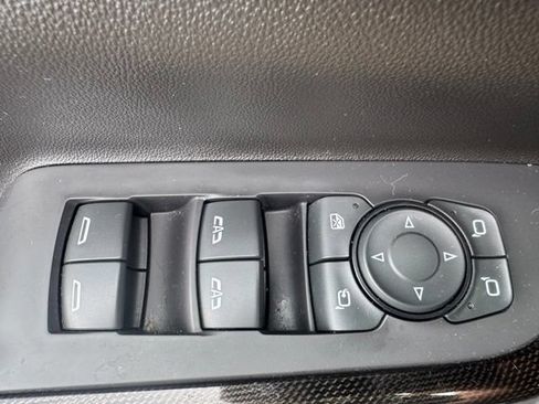 Used 2022 GMC Acadia AT4 w/ Technology Package AWD/4WD image 8