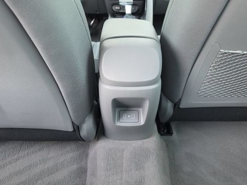 Used 2025 Hyundai Elantra SEL FWD image 27