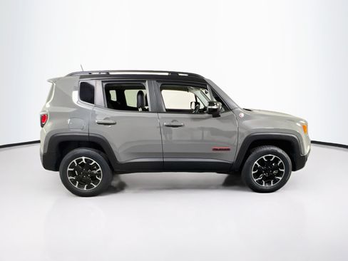 Used 2023 Jeep Renegade Trailhawk w/ Sun/Sound Group AWD/4WD image 4