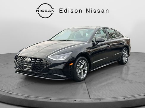 Used 2023 Hyundai Sonata SEL w/ Cargo Package image 2