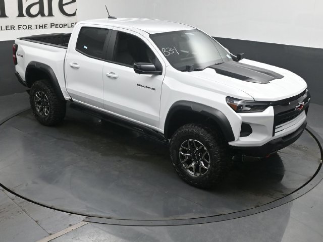 New 2026 Chevrolet Colorado ZR2 w/ Technology Package AWD/4WD image 16