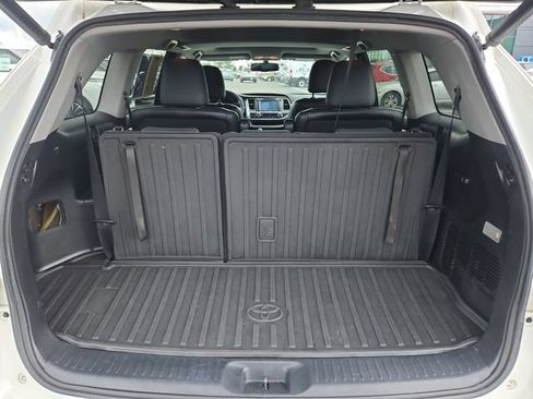 Used 2016 Toyota Highlander Limited AWD/4WD image 9