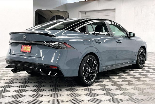 New 2027 Nissan Sentra SR FWD image 17