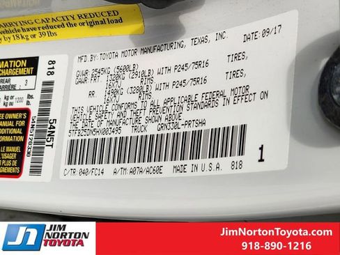 Used 2017 Toyota Tacoma SR5 w/ Tow Package image 34