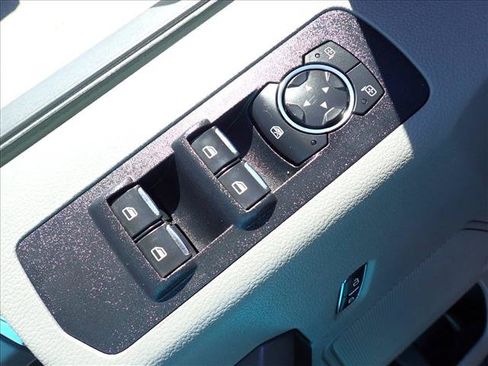 Used 2018 Ford F150 XLT w/ Equipment Group 302A Luxury AWD/4WD image 14