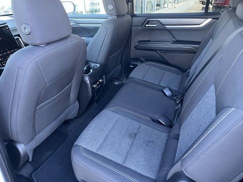 Used 2025 GMC Acadia Elevation image 4