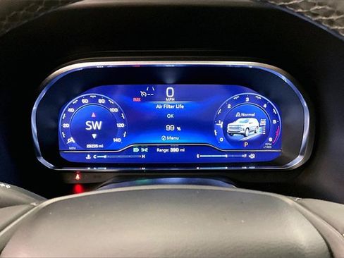 Used 2024 Chevrolet Suburban High Country image 25