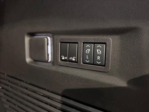 New 2026 GMC Yukon Elevation image 34