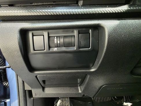 Used 2024 Subaru Crosstrek 2.0i Premium image 18