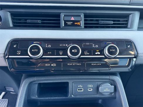 Certified 2024 Honda Pilot Touring image 19