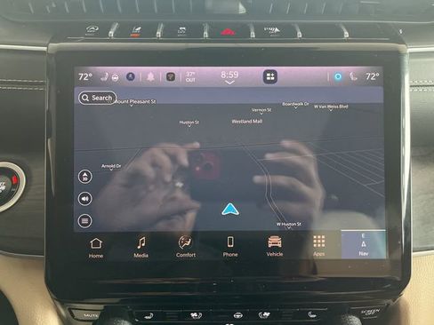 Used 2024 Jeep Grand Cherokee Limited w/ Luxury Tech Group II image 28