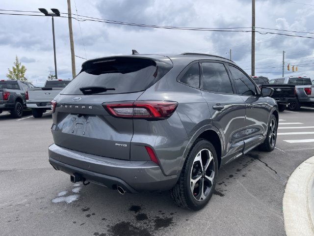 Certified 2023 Ford Escape ST-Line Select w/ Tech Pack #2 AWD/4WD image 5
