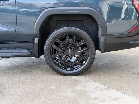 New 2026 GMC Sierra EV Elevation w/ LPO, Elevation Dark Package AWD/4WD image 29