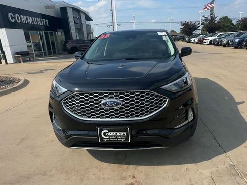 Used 2023 Ford Edge SEL w/ Convenience Package image 3