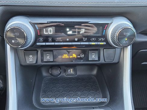 Used 2024 Toyota RAV4 XLE Premium image 17