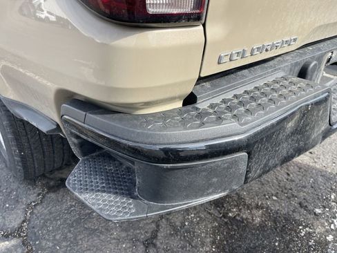 Used 2023 Chevrolet Colorado W/T image 11