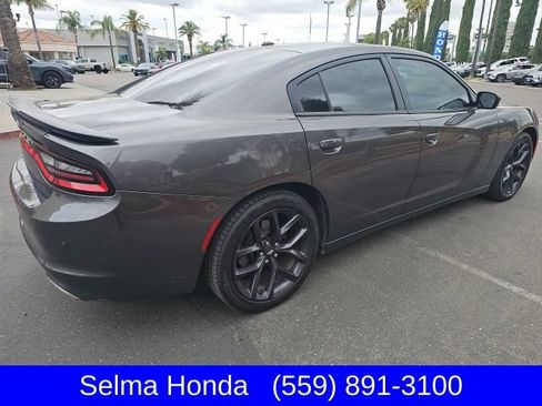 Used 2021 Dodge Charger SXT w/ Blacktop Package RWD image 4