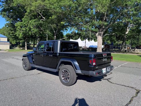 Used 2022 Jeep Gladiator Overland w/ Popular Equipment Package AWD/4WD image 2
