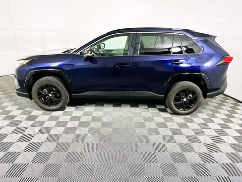 Used 2022 Toyota RAV4 XLE w/ Convenience Package image 6