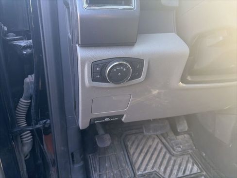 Used 2022 Ford F250 XLT w/ Black Appearance Package AWD/4WD image 19