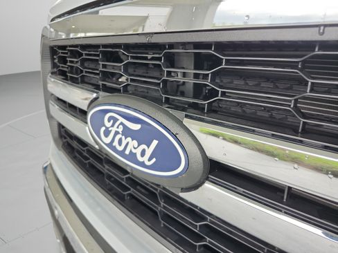 Used 2025 Ford F150 Lariat w/ Equipment Group 501A Mid AWD/4WD image 32