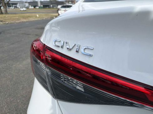 Used 2023 Honda Civic Sport image 18