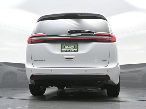 Used 2026 Chrysler Pacifica Pinnacle AWD/4WD image 35
